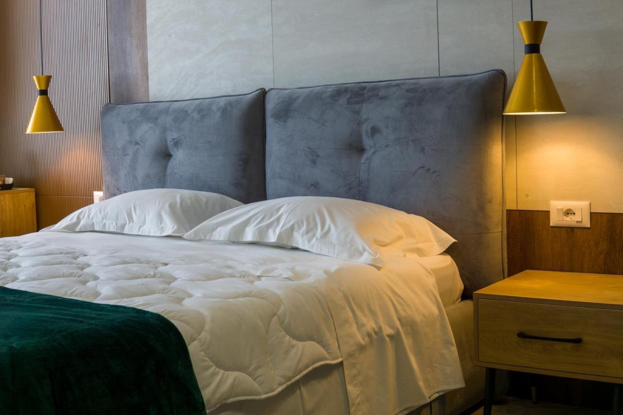 Hotel Morfeus Дуррес Экстерьер фото
